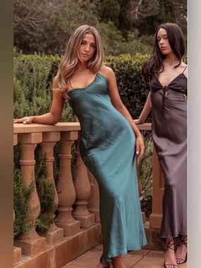Selfie Leslie | Dresses | Italia Azure Crossover Halterneck Maxi Dress Sun  | Poshmark